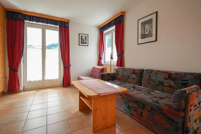 Dachsteingasse Top 15 City | smartes ruhiges Appartement nahe Zentrum & Planai mit Balkon | Sauna im Haus — Schladming Appartements Maria Gruber GmbH, Schladming (2/8)