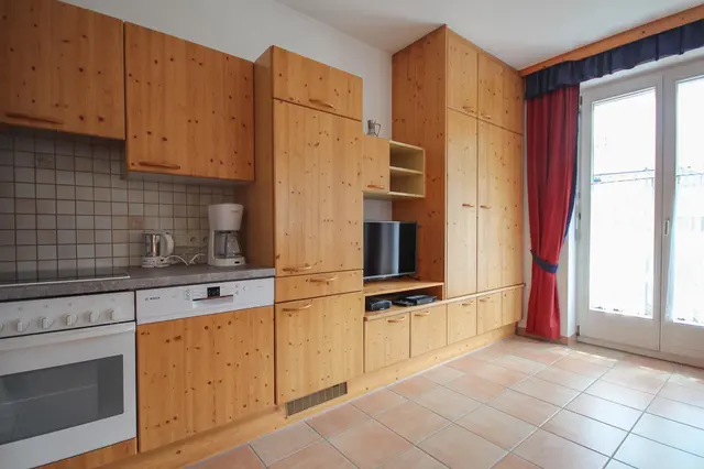 Dachsteingasse Top 15 City | smartes ruhiges Appartement nahe Zentrum & Planai mit Balkon | Sauna im Haus — Schladming Appartements Maria Gruber GmbH, Schladming (3/8)
