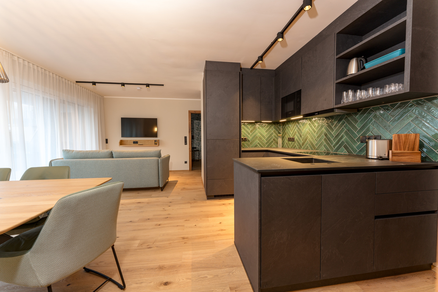 Enns Collection Top 10 Private Spa Large | Premium design apartment with private sauna & ski depot – between the Enns, train station & Planai West — Schladming Appartements Maria Gruber GmbH, Schladming (3/12)