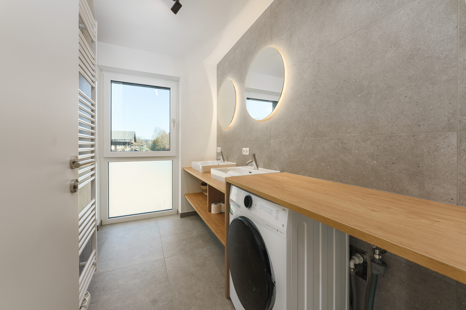 Enns Collection Top 5 Design XXL | Premium design apartment with balcony & washing machine – between the Enns, train station & Planai West — apartment at Schladming Appartements Maria Gruber GmbH, Schladming — photo 10 of 15