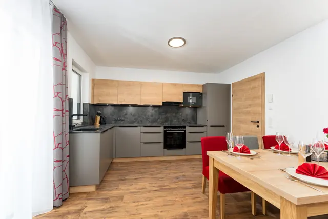 Ennshaus Top 1 River View | Zentrale Auszeit an der Enns mit Sonnenterrasse — Schladming Appartements Maria Gruber GmbH, Schladming (3/9)