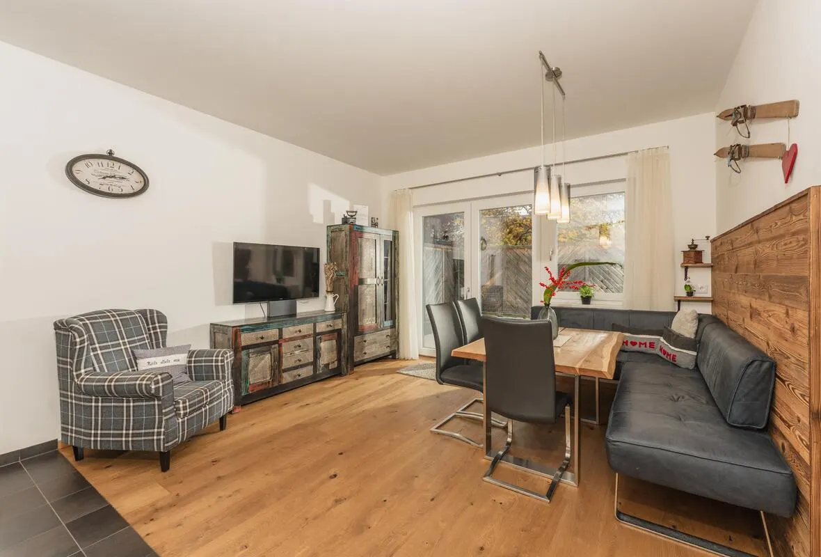 Gabbie | Zentrale Ruhe mit eingezäunter Terrasse & Skidepot bei der Planai – Schladming Appartements Maria Gruber GmbH
