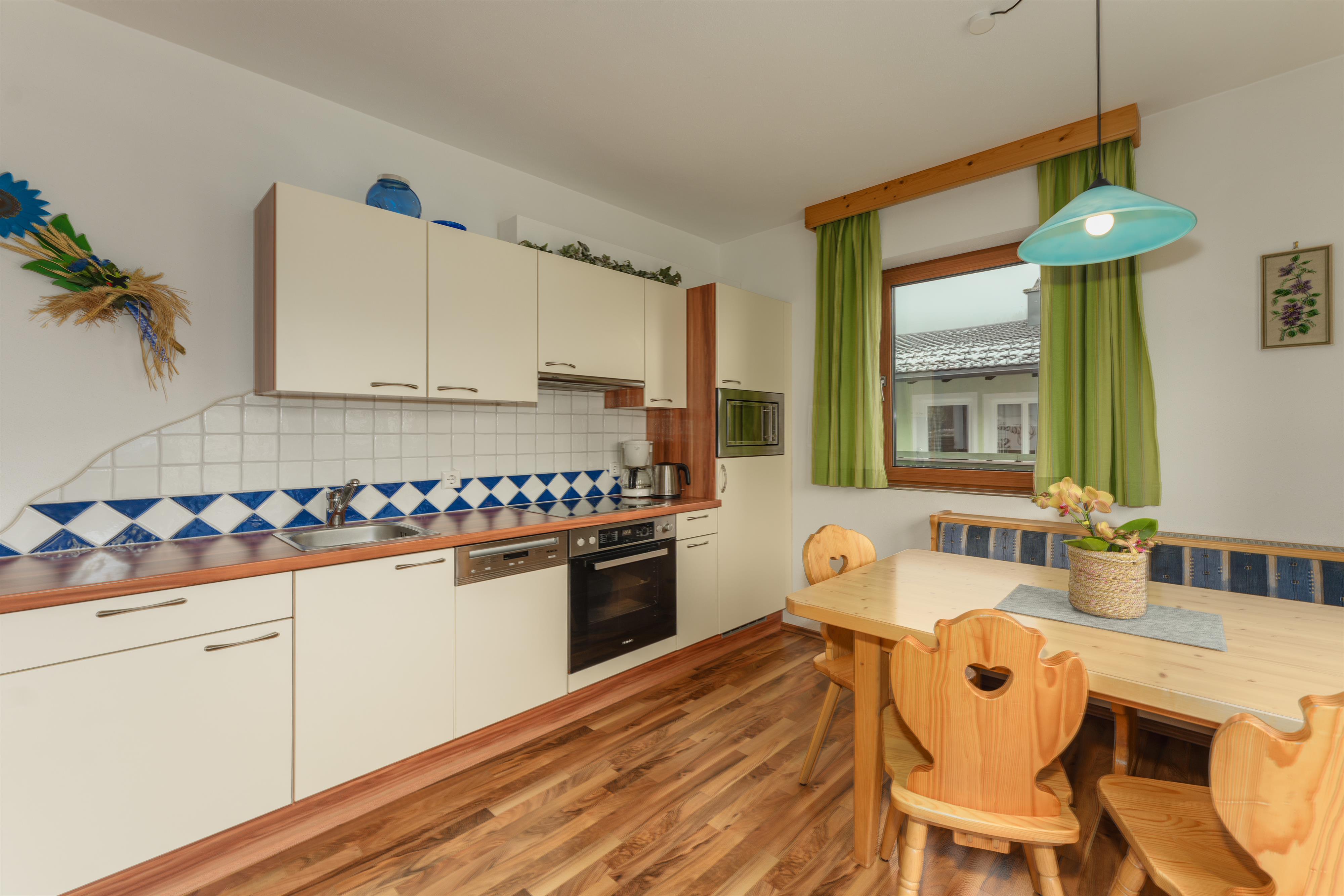 Guesthouse Sieder Blue Large | Spacious rustic apartment right by the Reiteralm slopes & valley station — Schladming Appartements Maria Gruber GmbH, Schladming (2/10)