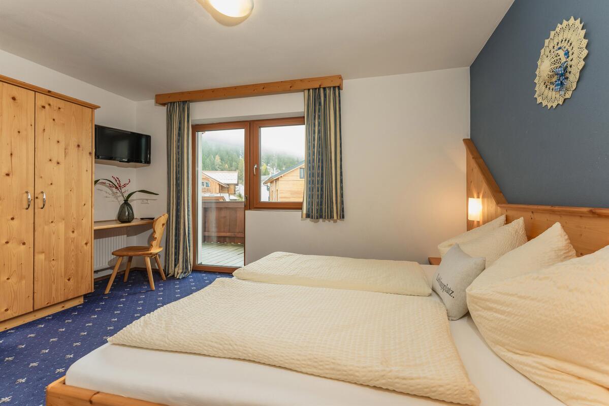 Guesthouse Sieder Blue Large | Spacious rustic apartment right by the Reiteralm slopes & valley station — Schladming Appartements Maria Gruber GmbH, Schladming (3/10)