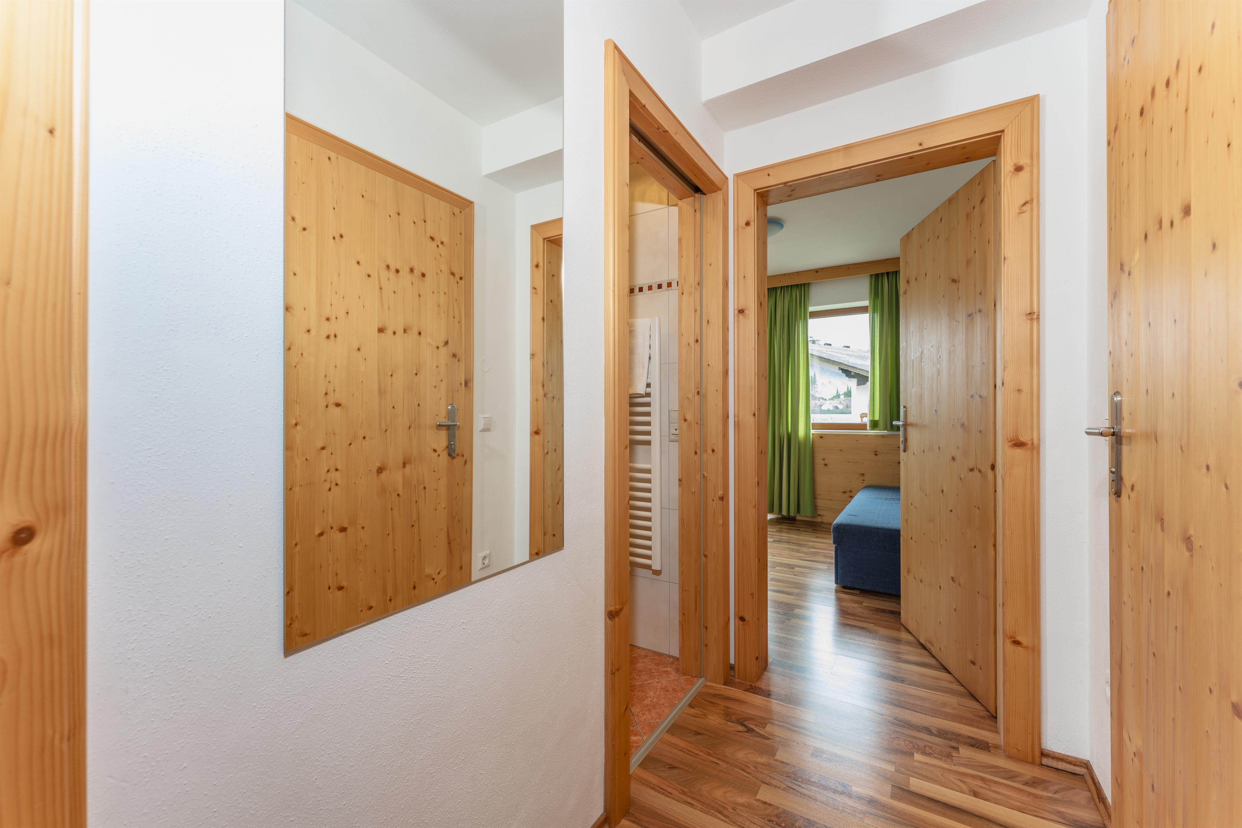 Guesthouse Sieder Blue Large | Spacious rustic apartment right by the Reiteralm slopes & valley station — Schladming Appartements Maria Gruber GmbH, Schladming (9/10)