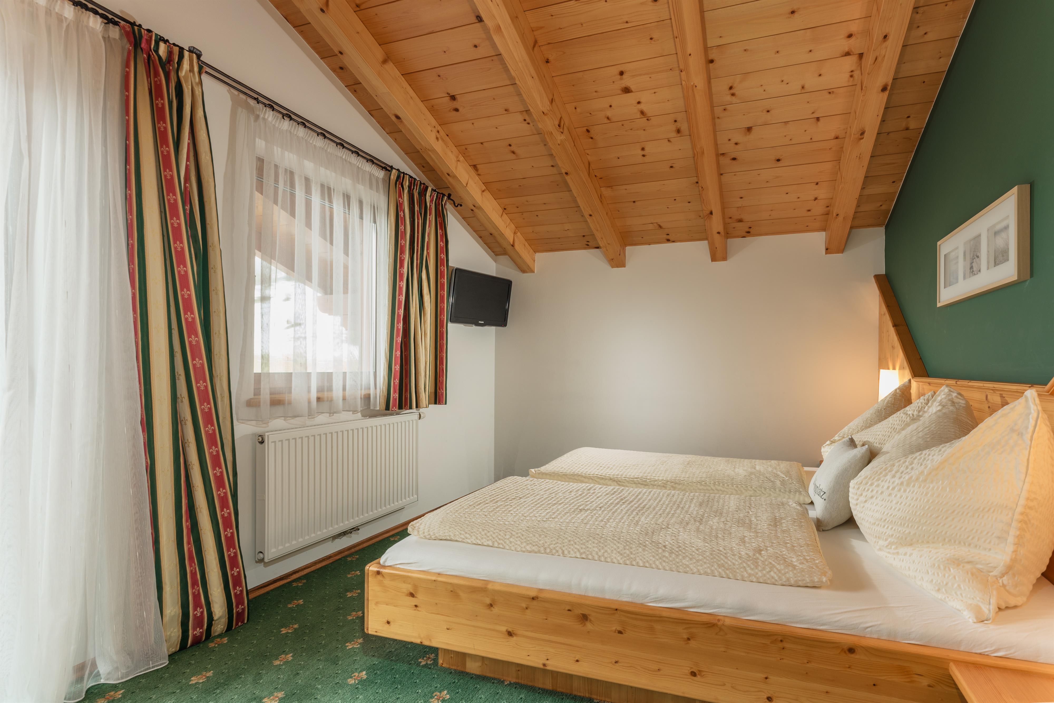 Guesthouse Sieder Green/Orange | Cosy | Cosy rustic apartment right by the Reiteralm slopes — apartment at Schladming Appartements Maria Gruber GmbH, Schladming — photo 10 of 16
