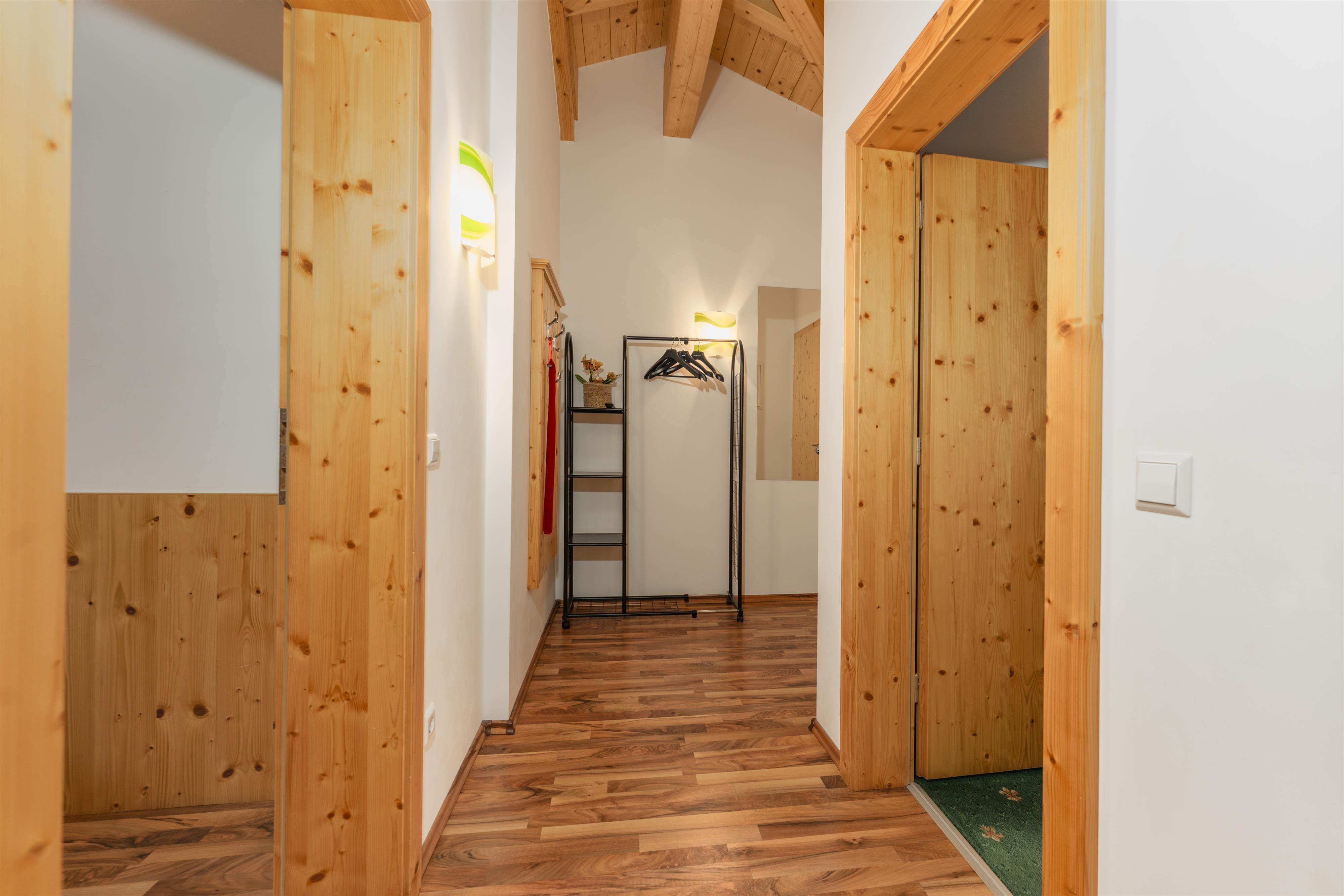 Guesthouse Sieder Green/Orange | Cosy | Cosy rustic apartment right by the Reiteralm slopes — apartment at Schladming Appartements Maria Gruber GmbH, Schladming — photo 11 of 16