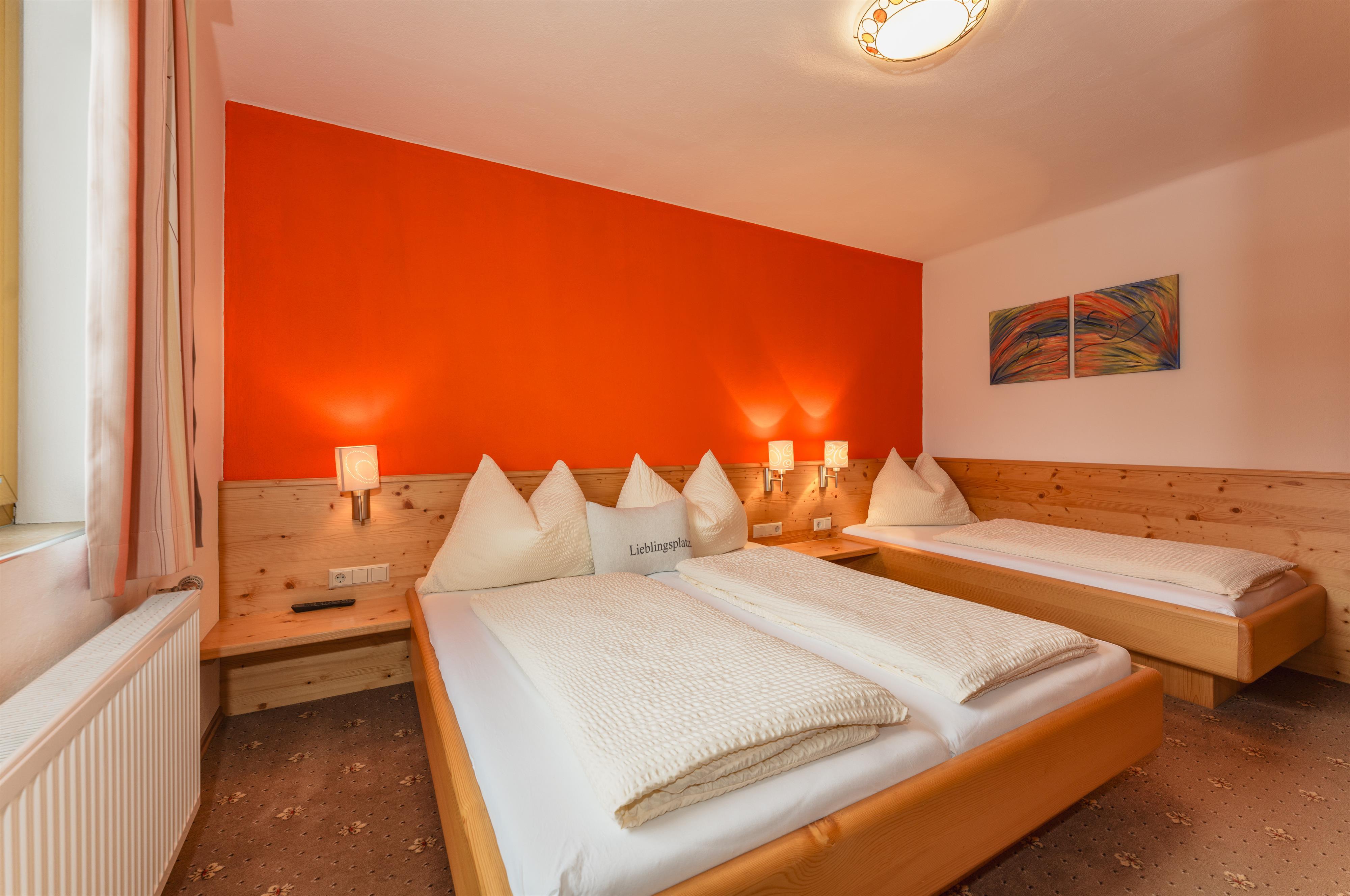 Guesthouse Sieder Green/Orange | Cosy | Cosy rustic apartment right by the Reiteralm slopes — apartment at Schladming Appartements Maria Gruber GmbH, Schladming — photo 5 of 16