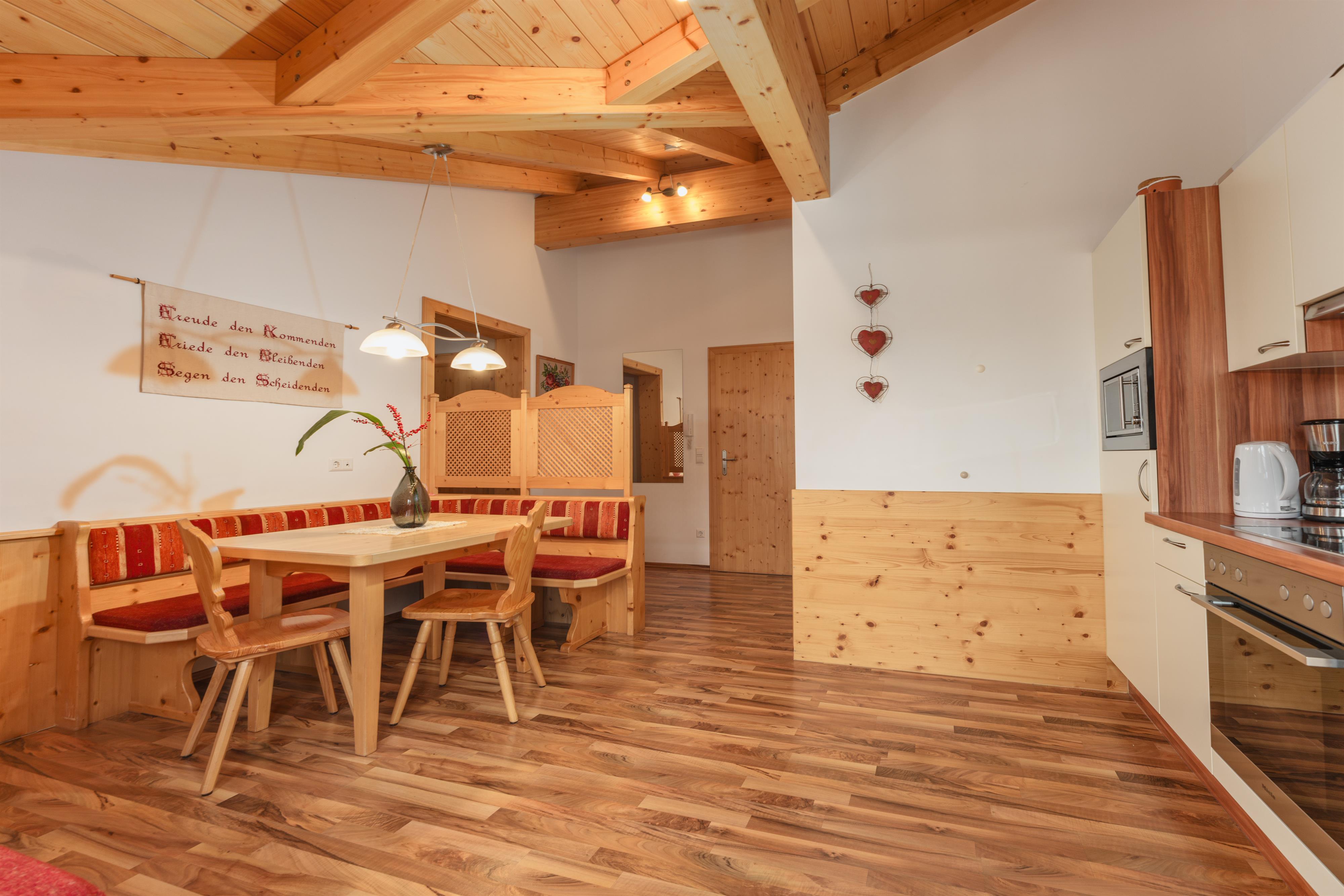 Guesthouse Sieder Red Large | Spacious cosy apartment right by the Reiteralm slopes & valley station – Schladming Appartements Maria Gruber GmbH