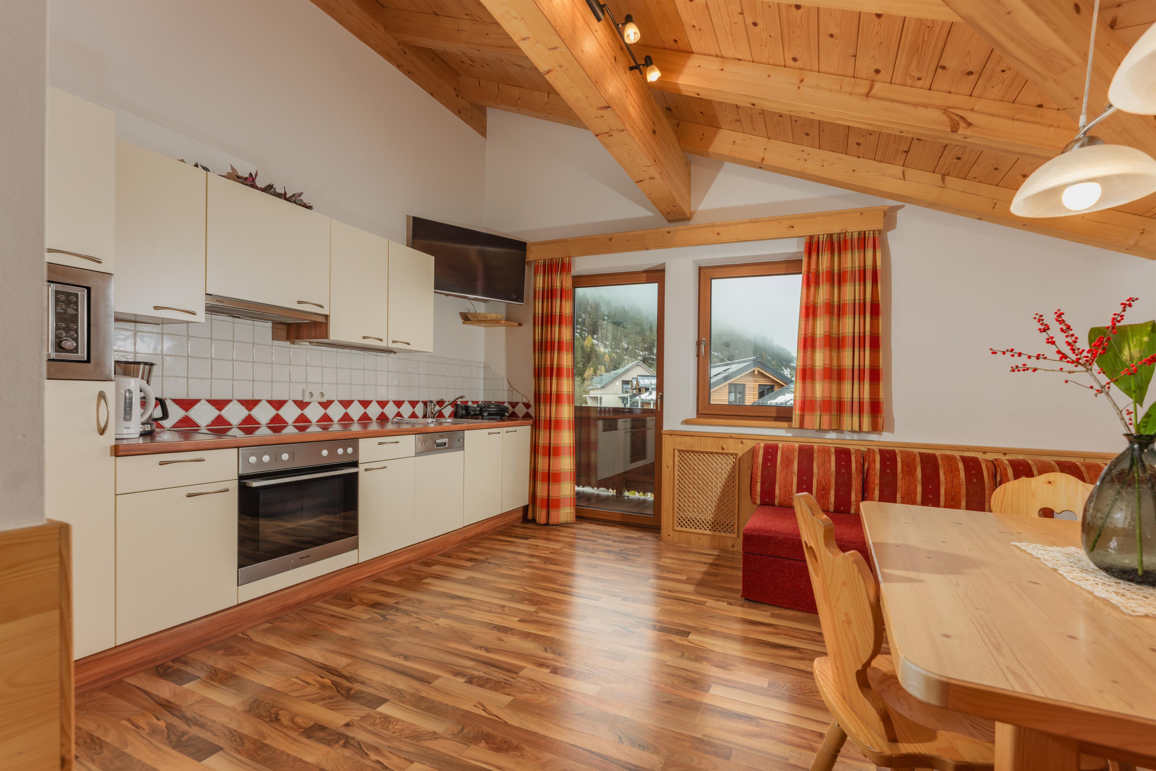 Guesthouse Sieder Red Large | Spacious cosy apartment right by the Reiteralm slopes & valley station — apartment at Schladming Appartements Maria Gruber GmbH, Schladming — photo 3 of 8