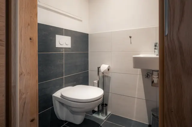 Gustav Top 1 Outdoor Spa | Urban stay with private sauna, fenced terrace, BBQ & Gustav flair — apartment at Schladming Appartements Maria Gruber GmbH, Schladming — photo 9 of 13