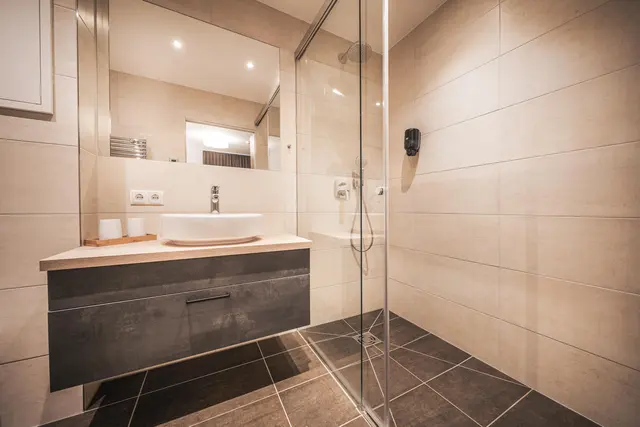 Gustav Top 10 Private Spa | Urban Sky Stay mit privater Sauna, Balkon & Hochwurzenblick — Schladming Appartements Maria Gruber GmbH, Schladming (9/12)