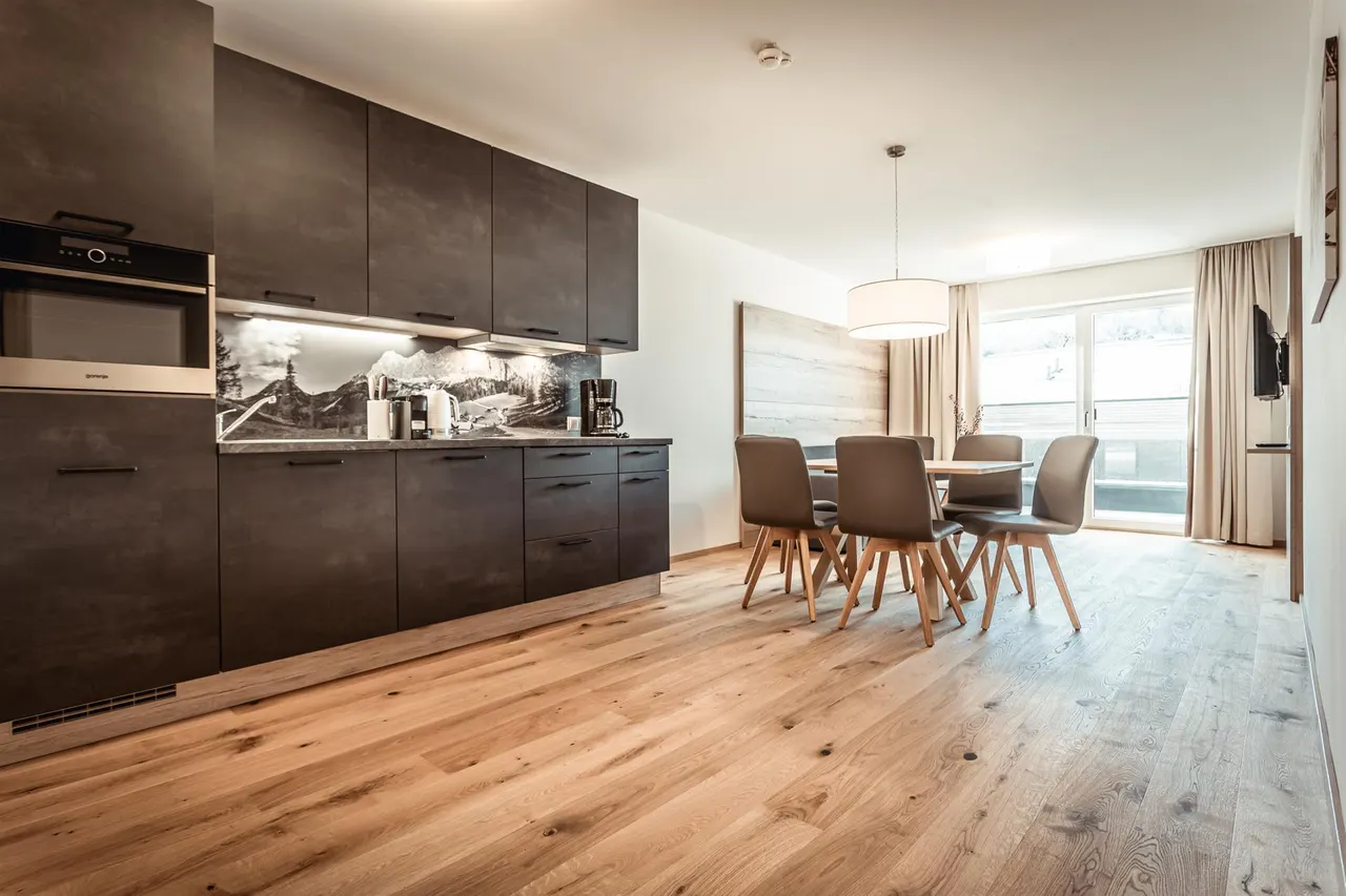 Gustav Top 4 Private Spa | Urban Stay mit privater Sauna, Balkon & Hochwurzenblick – Schladming Appartements Maria Gruber GmbH