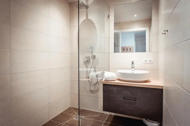 Gustav Top 4 Private Spa | Urban Stay mit privater Sauna, Balkon & Hochwurzenblick — Schladming Appartements Maria Gruber GmbH, Schladming (5/9)