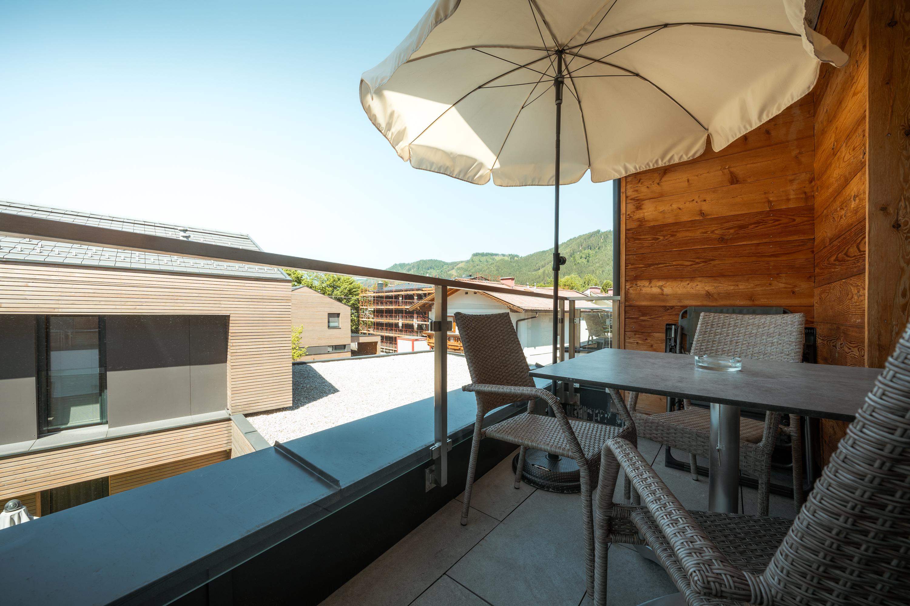 Gustav Top 5 Infrared View | Kompakter Urban Stay mit Infrarot, Balkon & Hochwurzenblick — apartment at Schladming Appartements Maria Gruber GmbH, Schladming — photo 9 of 11