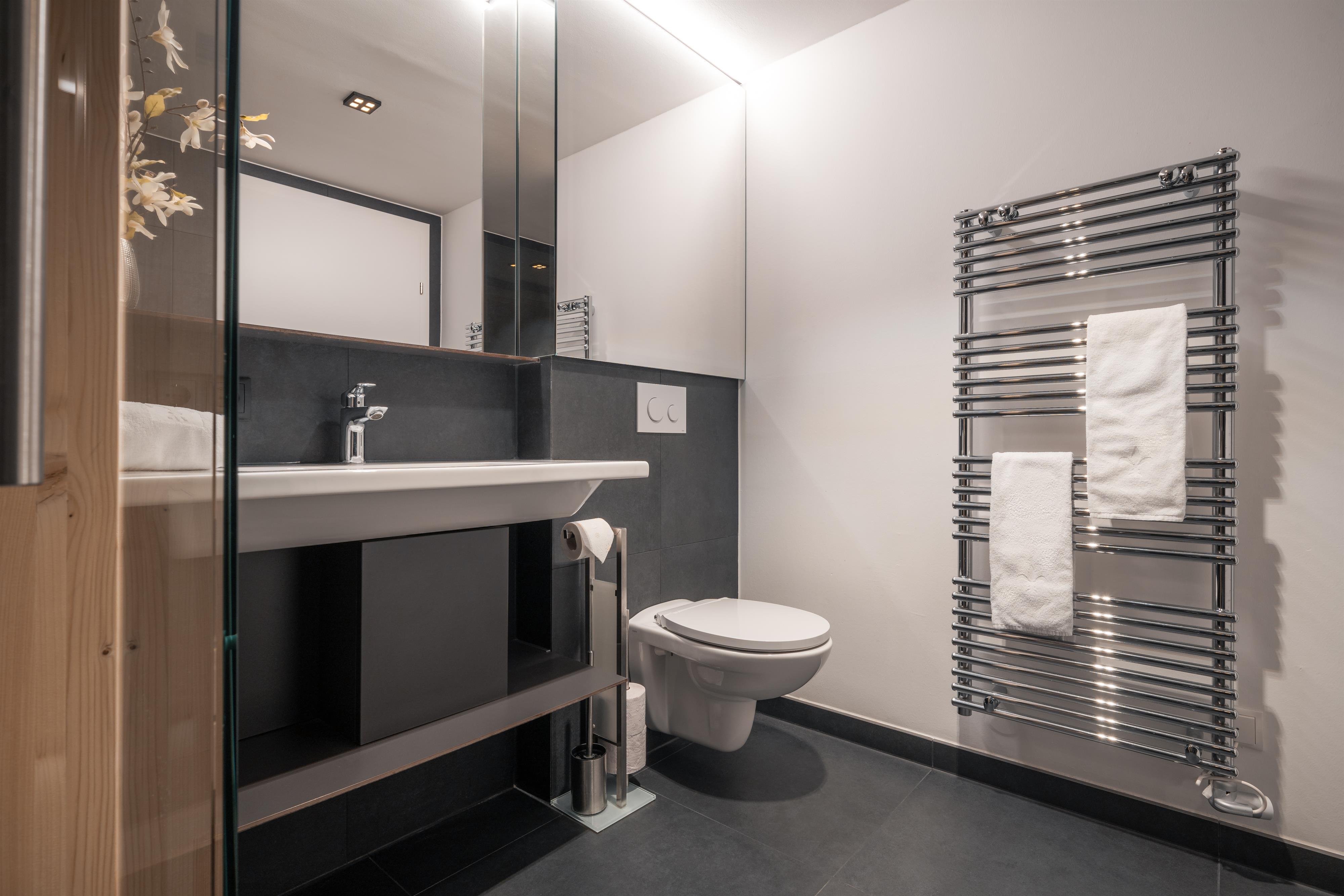 Gustav Top 8 Design Studio | Urban studio with private sauna, Planai views & Gustav flair — apartment at Schladming Appartements Maria Gruber GmbH, Schladming — photo 9 of 11
