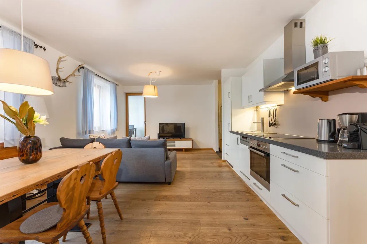 Hoam Top 5| Kleineres Hoam mitten im Schladming-Leben mit Veranda & Planai vor der Tür – Schladming Appartements Maria Gruber GmbH