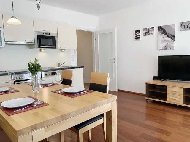 Jana | Zentral & gemütlich – alles da für den Urlaub ohne Auto | Balkon & Bergblick — Schladming Appartements Maria Gruber GmbH, Schladming (2/11)