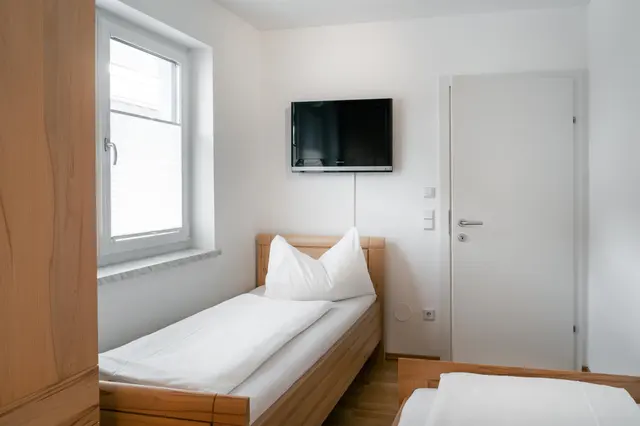 Josef | Ruhiger Alpine Stay mit Terrasse & privater Sauna nahe Zentrum & Planai — Schladming Appartements Maria Gruber GmbH, Schladming (6/12)