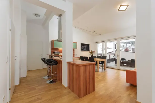 Karoline Penthouse | Ruhige Toplage nahe Zentrum & Planai mit großer Terrasse, Planai-Blick & Infrarot — Schladming Appartements Maria Gruber GmbH, Schladming (2/13)