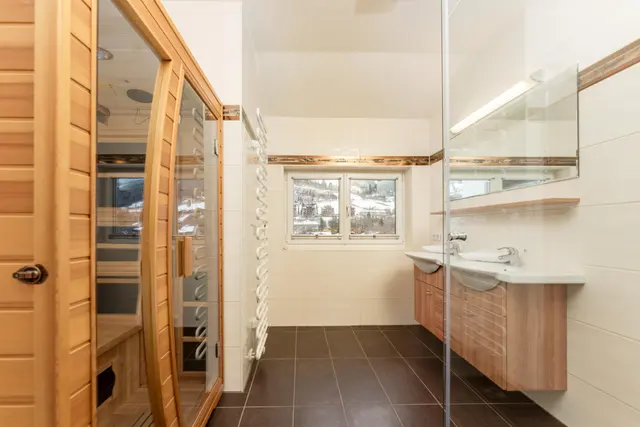 Karoline Penthouse | Ruhige Toplage nahe Zentrum & Planai mit großer Terrasse, Planai-Blick & Infrarot — Schladming Appartements Maria Gruber GmbH, Schladming (6/13)