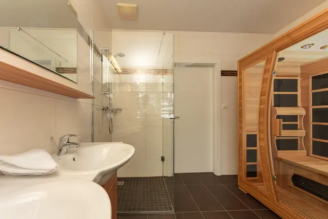 Karoline Penthouse | Ruhige Toplage nahe Zentrum & Planai mit großer Terrasse, Planai-Blick & Infrarot — Schladming Appartements Maria Gruber GmbH, Schladming (7/13)