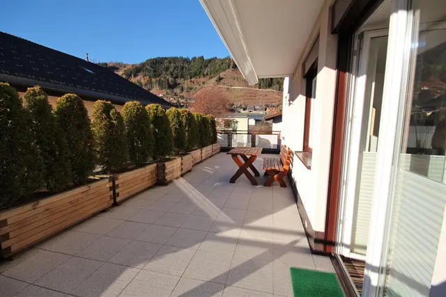 Karoline Top 4 | Ruhige Auszeit nahe Zentrum & Planai mit Westterrasse & Bergblick — Schladming Appartements Maria Gruber GmbH, Schladming (10/11)