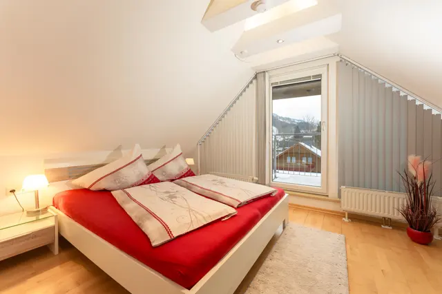 Knappenhaus Nickel | Helles & modernes Deluxe Appartement mit Westbalkon in ruhiger Zentrumslage über 2 Etagen — Schladming Appartements Maria Gruber GmbH, Schladming (10/18)