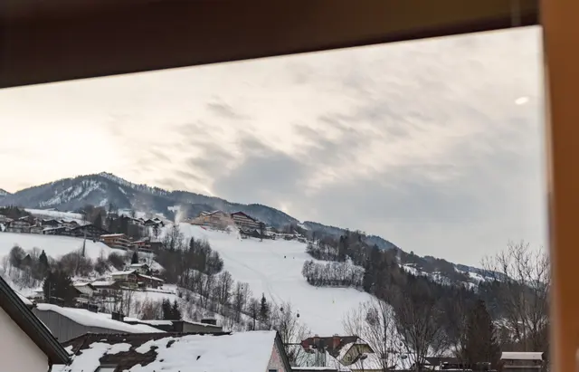 Knappenhaus Nickel | Helles & modernes Deluxe Appartement mit Westbalkon in ruhiger Zentrumslage über 2 Etagen — Schladming Appartements Maria Gruber GmbH, Schladming (17/18)