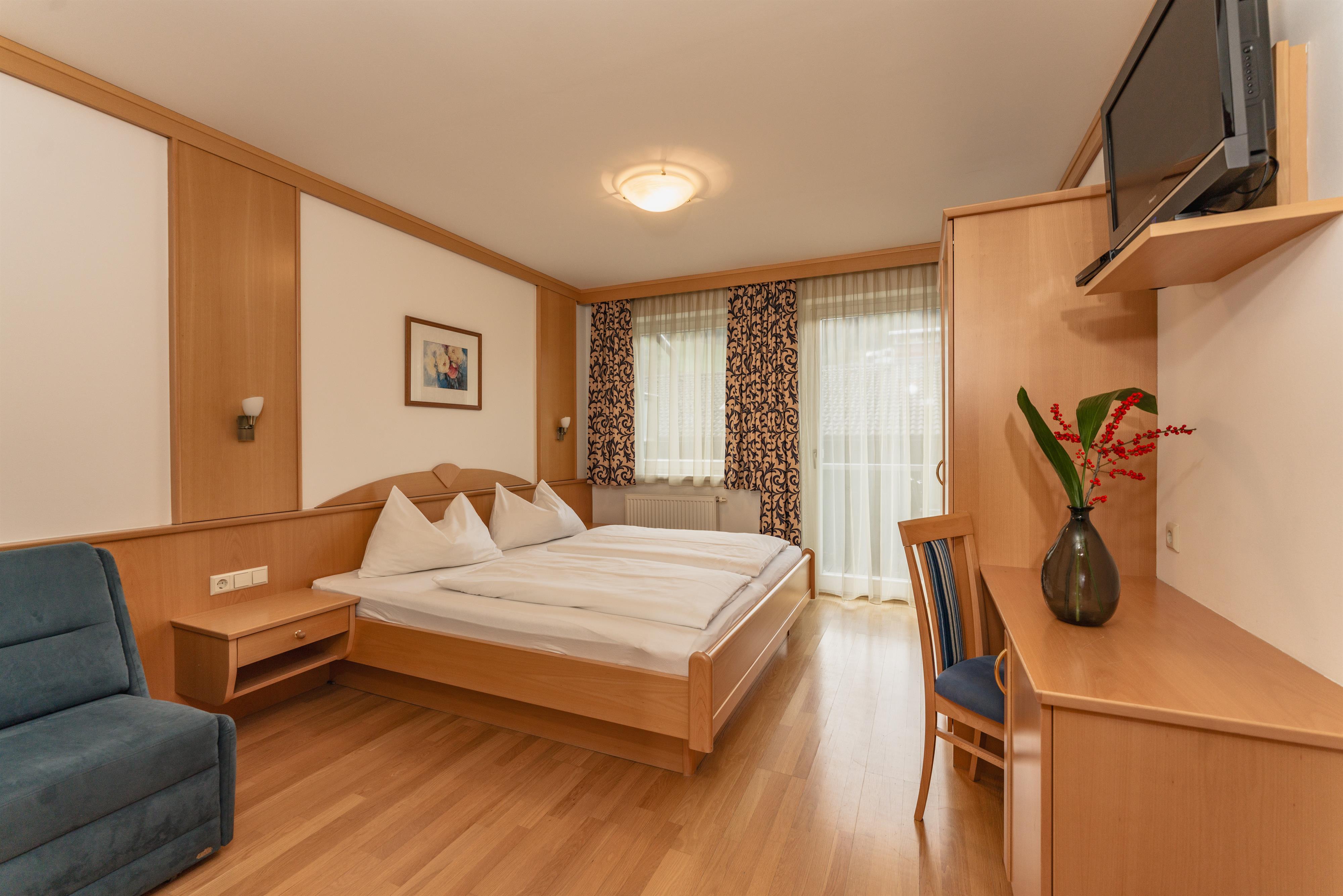 Lilie Top 5 Planai City | Comfortable apartment with balcony & Planai views – everything on your doorstep — apartment at Schladming Appartements Maria Gruber GmbH, Schladming — photo 5 of 12