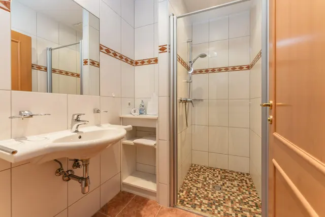 Lilie Top 5 Planai City | Komfortabler Stay mit Balkon & Planai-Blick – alles vor der Tür — Schladming Appartements Maria Gruber GmbH, Schladming (7/12)