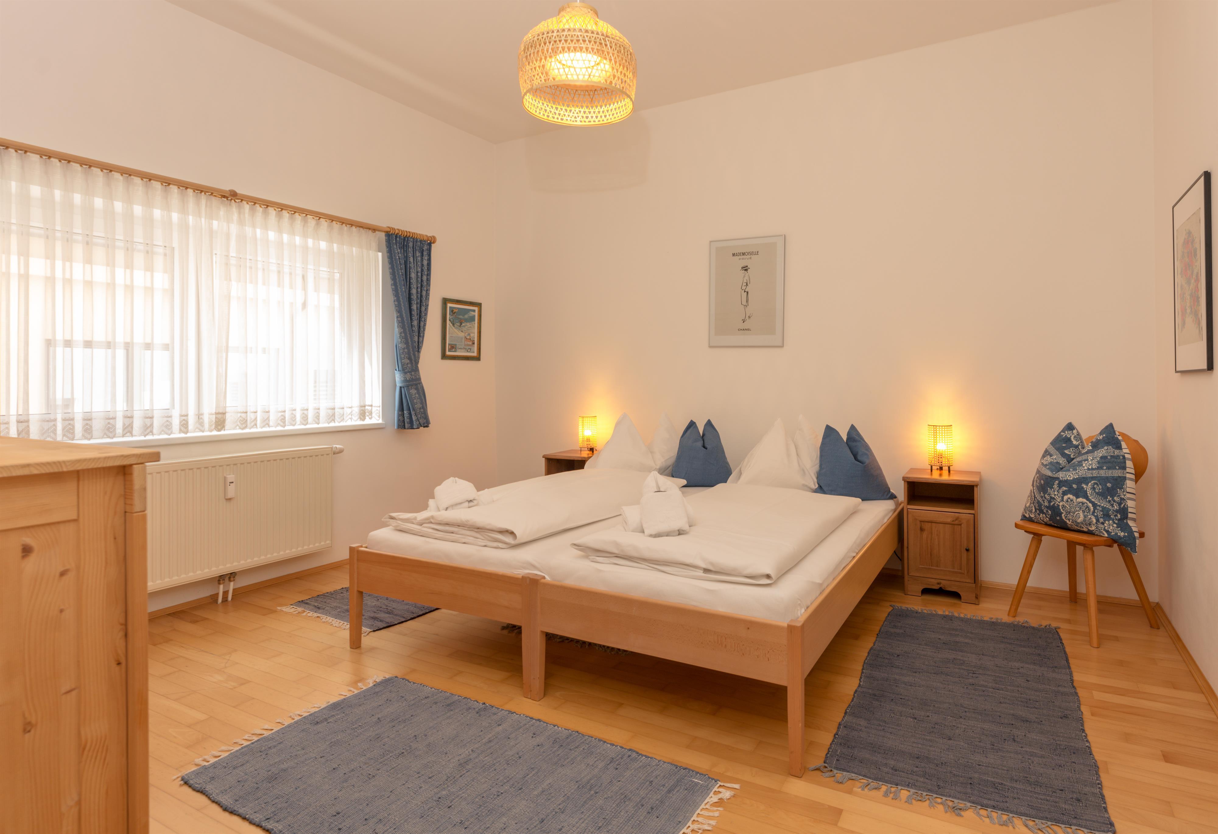 Maria Stewart Top 5 City Comfort | Comfortable city apartment with south-facing balcony – short walks to Planai, town center & restaurants — apartment at Schladming Appartements Maria Gruber GmbH, Schladming — photo 3 of 11
