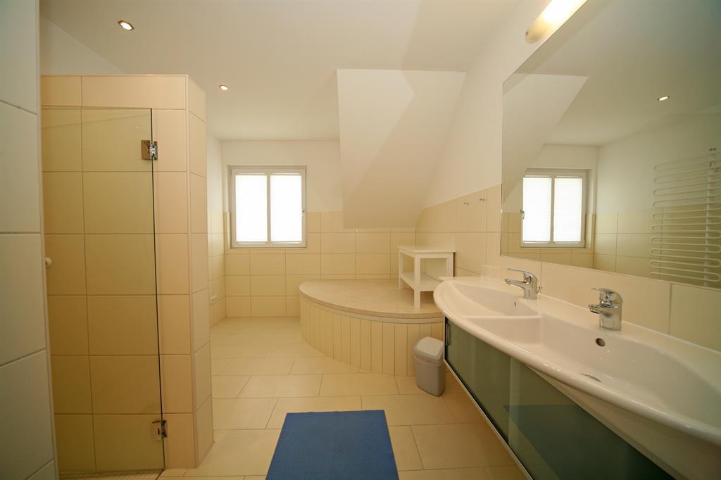 Schwaiger Top 9 XXL | Spacious classic city apartment in a prime location near Planai — apartment at Schladming Appartements Maria Gruber GmbH, Schladming — photo 9 of 15