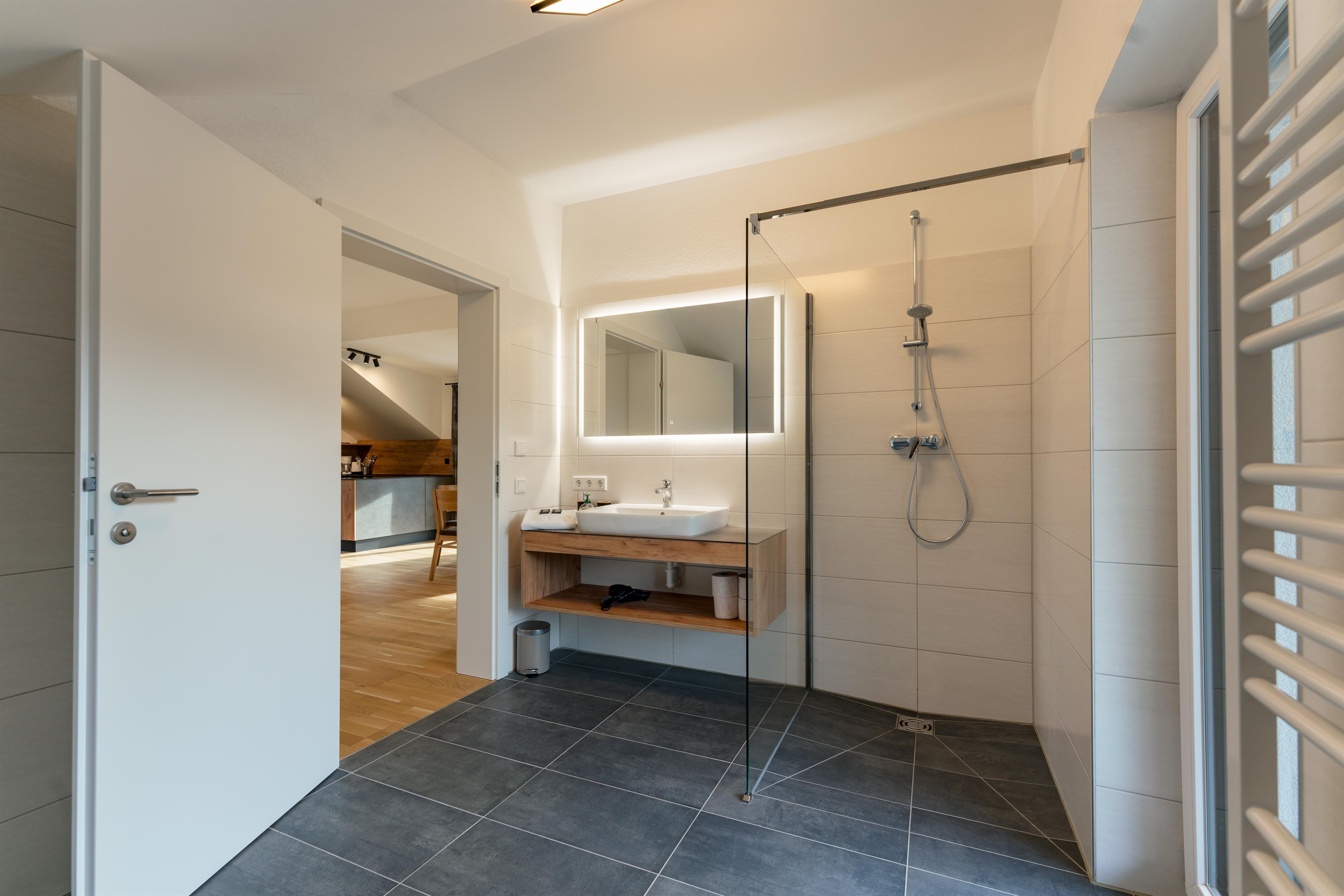 Sonnenhaus Sky Glöcknerin | Modern retreat with private sauna, rooftop terrace & mountain views — apartment at Schladming Appartements Maria Gruber GmbH, Schladming — photo 6 of 8