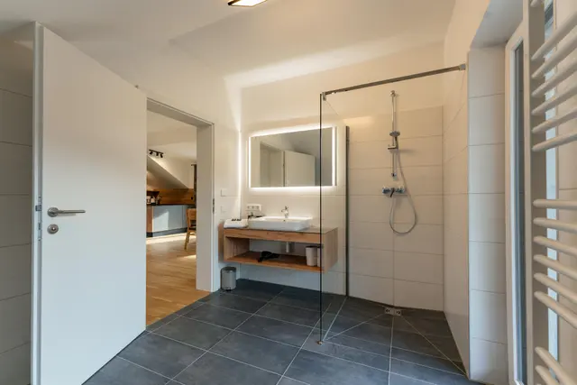 Sonnenhaus Sky Glöcknerin | Modern retreat with private sauna, rooftop terrace & mountain views — apartment at Schladming Appartements Maria Gruber GmbH, Schladming — photo 6 of 8