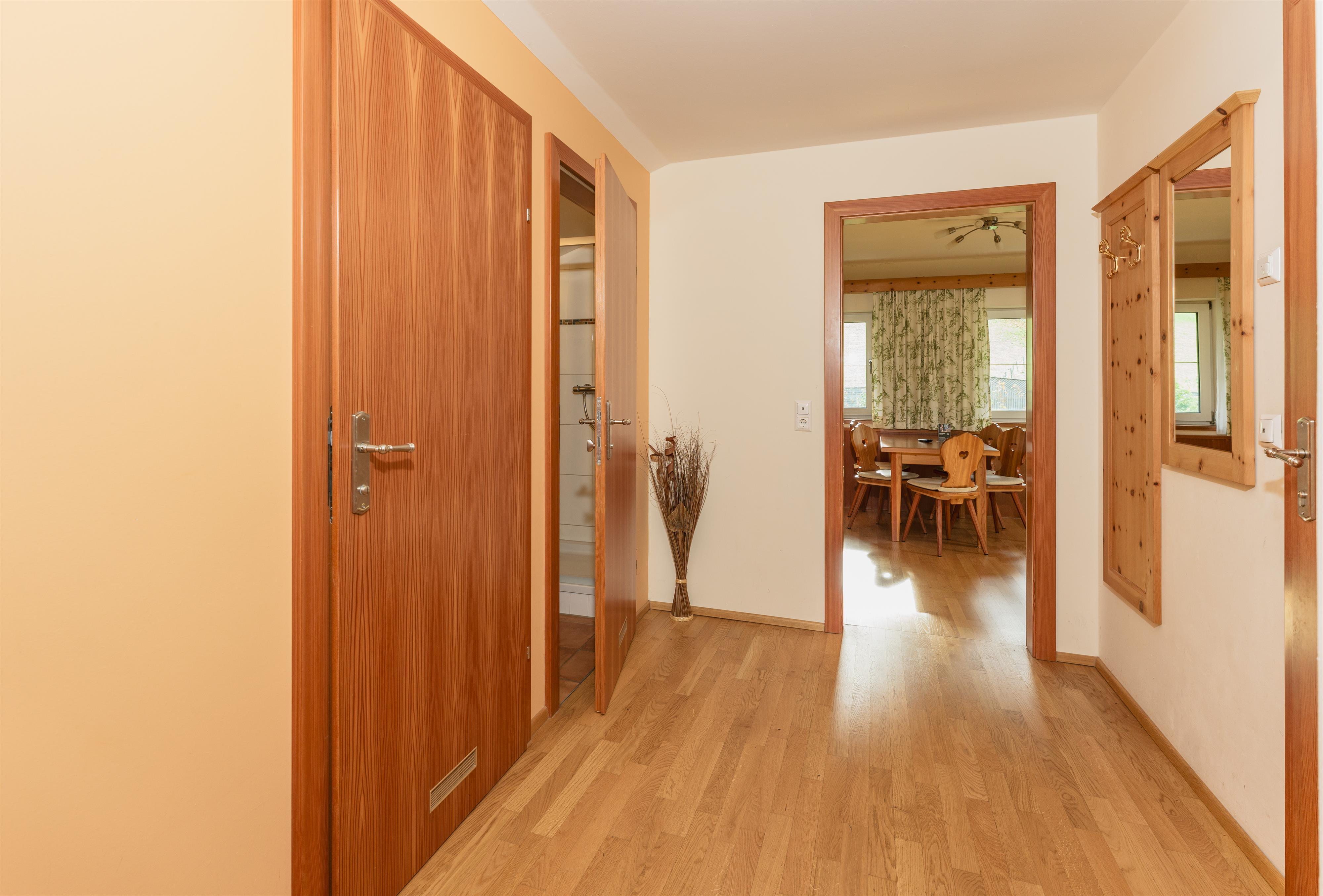 Stögergut Stadl| Farm stay with morning sun, Dachstein views & country charm — apartment at Schladming Appartements Maria Gruber GmbH, Schladming — photo 8 of 10