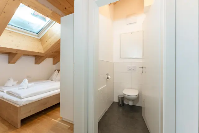 Stadtdomizil Top 12a | Stylish penthouse-style apartment with sheltered terrace & Planai views near the town center & Planai — Schladming Appartements Maria Gruber GmbH, Schladming (8/11)