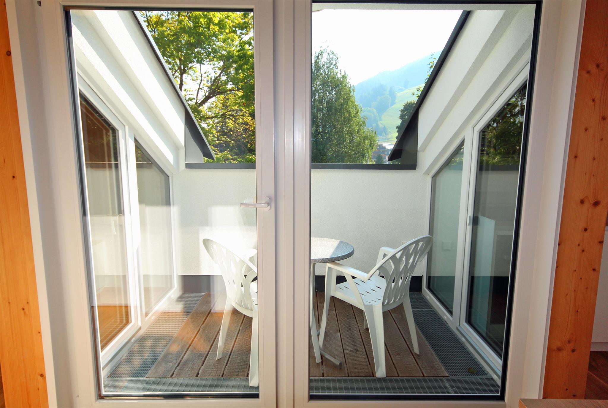 Stadtdomizil Top 12a | Stylish penthouse-style apartment with sheltered terrace & Planai views near the town center & Planai — Schladming Appartements Maria Gruber GmbH, Schladming (9/11)