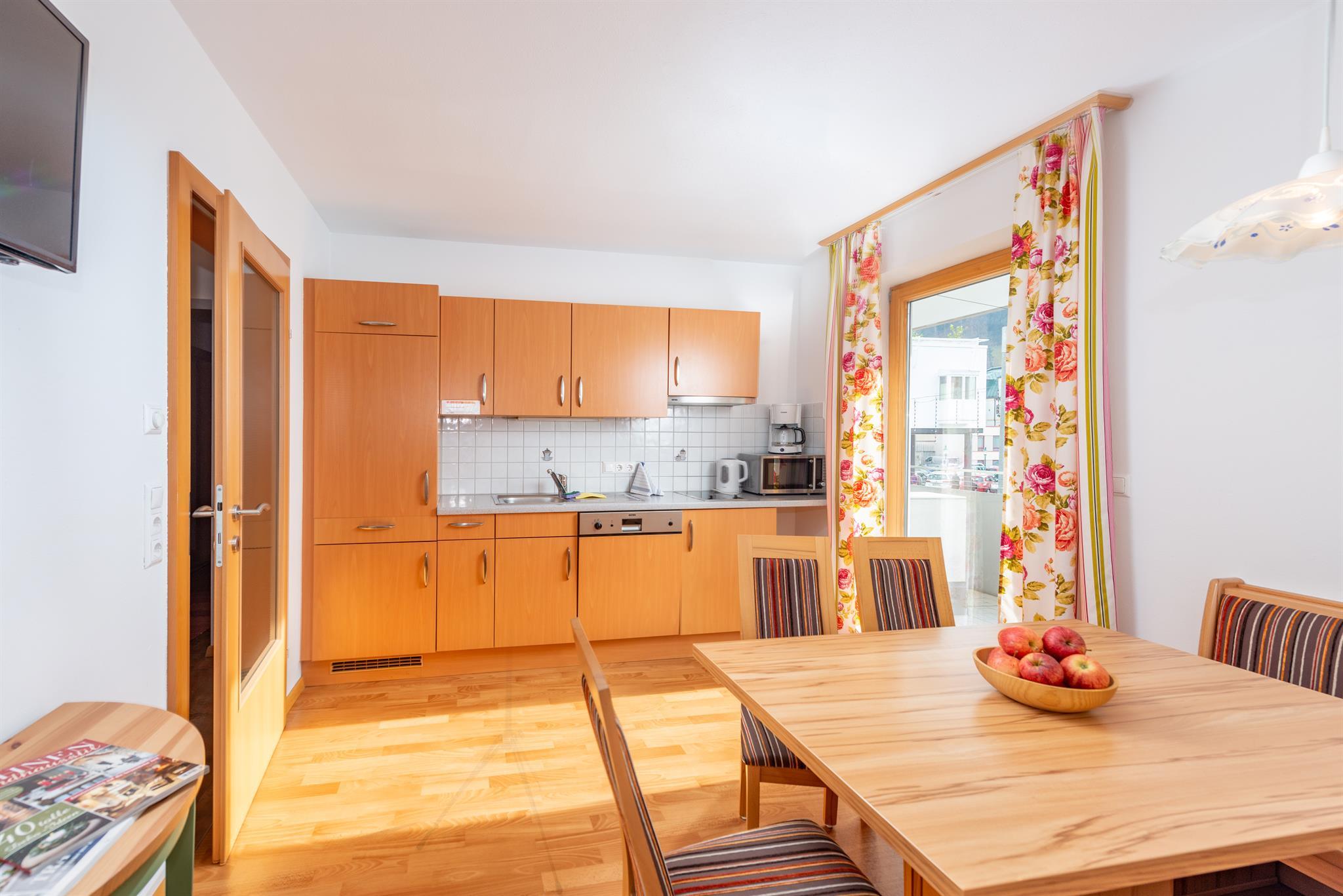 Steirergasse Hochwurzen| Urban stay near Planai with balcony & Planai views — Schladming Appartements Maria Gruber GmbH, Schladming (3/13)