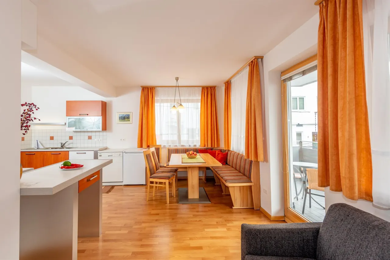 Steirergasse Stoder | Urban Stay im Zentrum Schladming mit Balkon & Planai-Blick – Schladming Appartements Maria Gruber GmbH