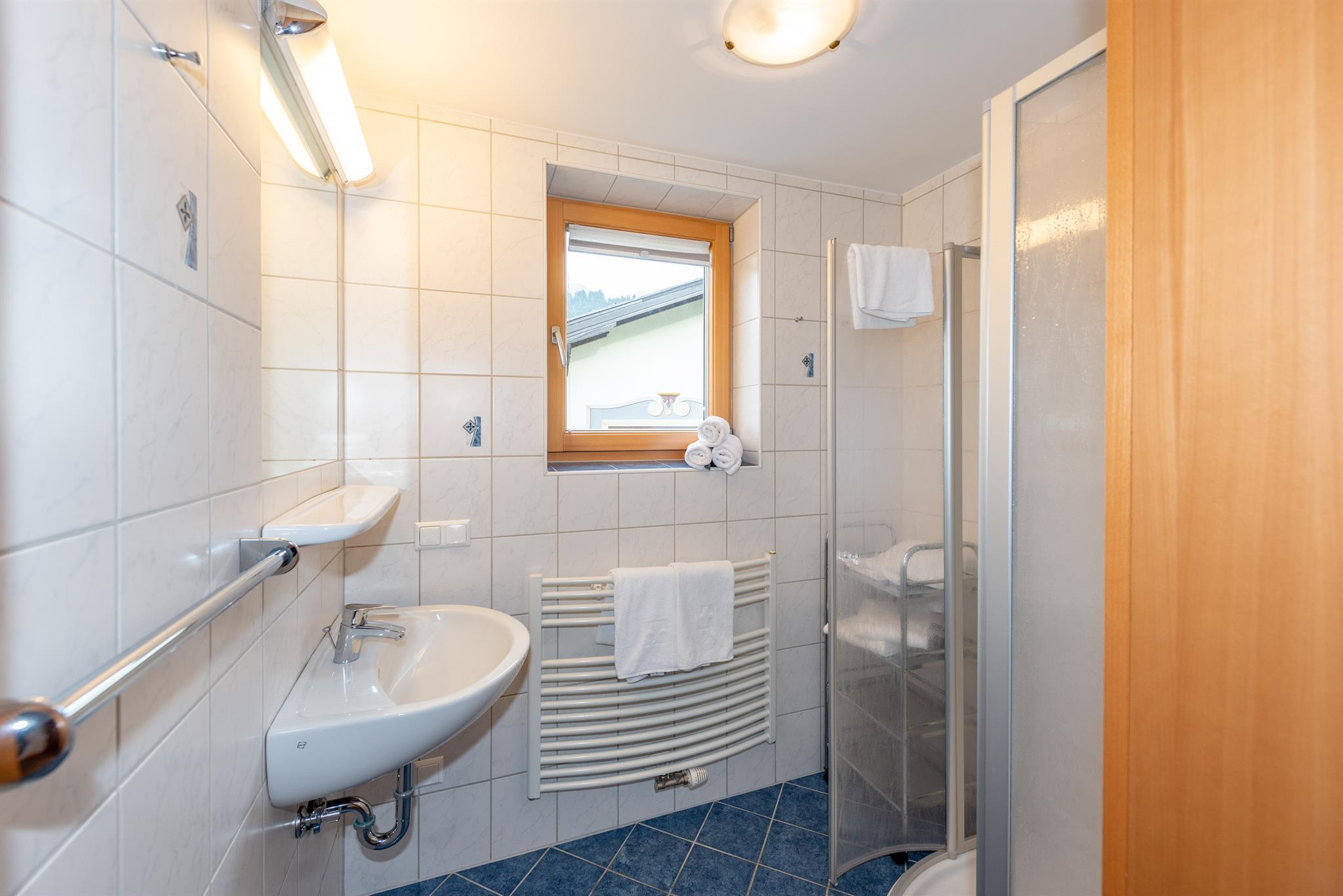 Steirergasse Stoder | Urban stay near Planai with balcony & Planai views — apartment at Schladming Appartements Maria Gruber GmbH, Schladming — photo 9 of 12