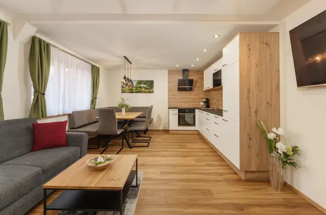 Stögergut Alpenrose | Sunny farm stay with Dachstein views & country charm — apartment at Schladming Appartements Maria Gruber GmbH, Schladming — photo 3 of 14