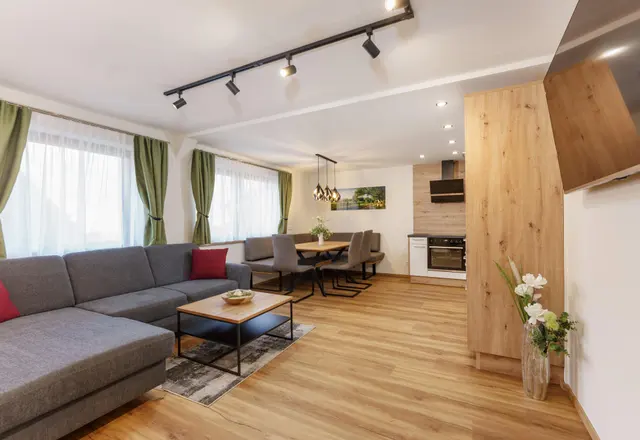 Stögergut Alpenrose | Sunny farm stay with Dachstein views & country charm — apartment at Schladming Appartements Maria Gruber GmbH, Schladming — photo 6 of 14