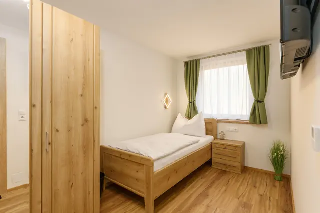 Stögergut Alpenrose | Sunny farm stay with Dachstein views & country charm — apartment at Schladming Appartements Maria Gruber GmbH, Schladming — photo 9 of 14