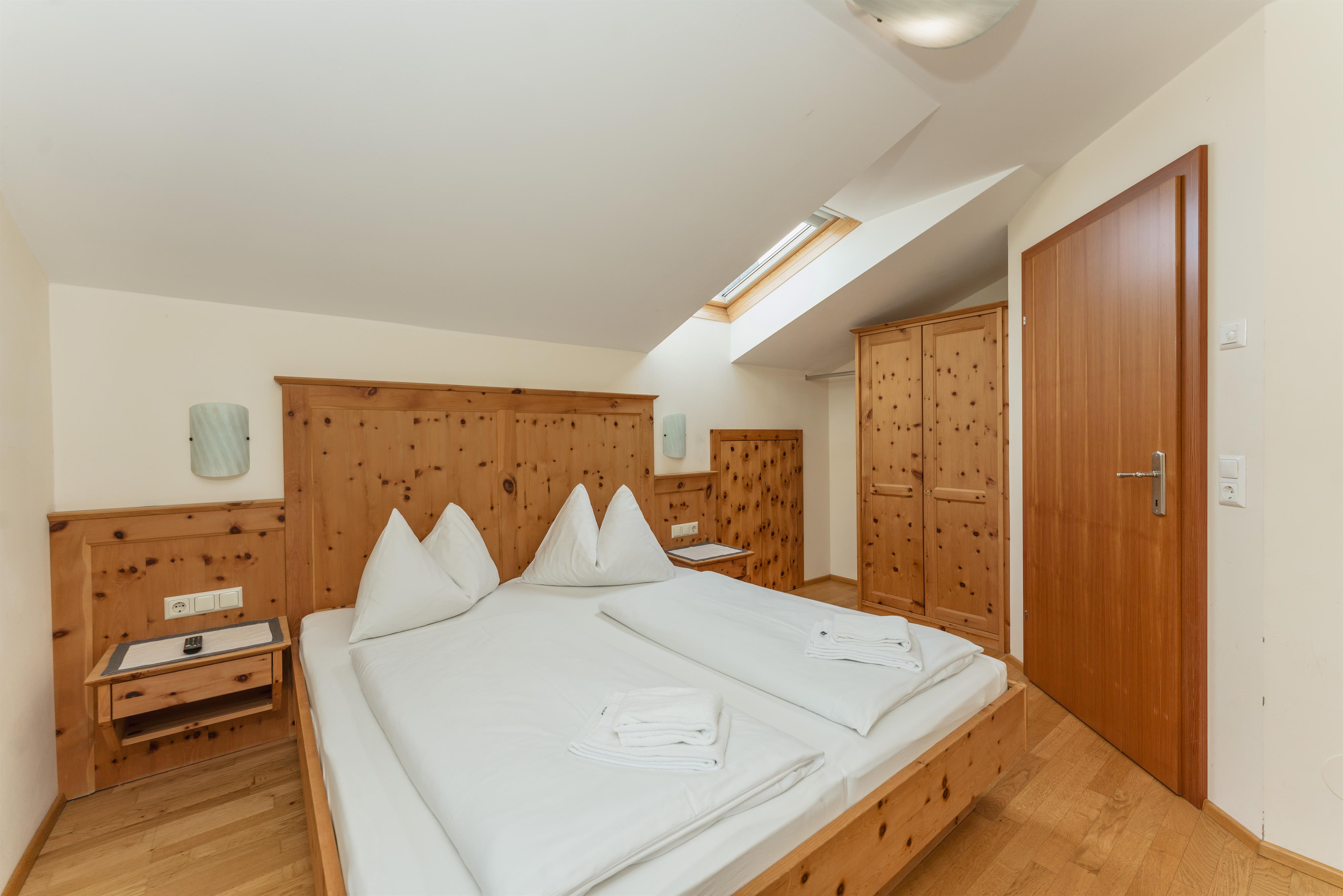 Stögergut Stadl| Farm stay with morning sun, Dachstein views & country charm — apartment at Schladming Appartements Maria Gruber GmbH, Schladming — photo 3 of 10