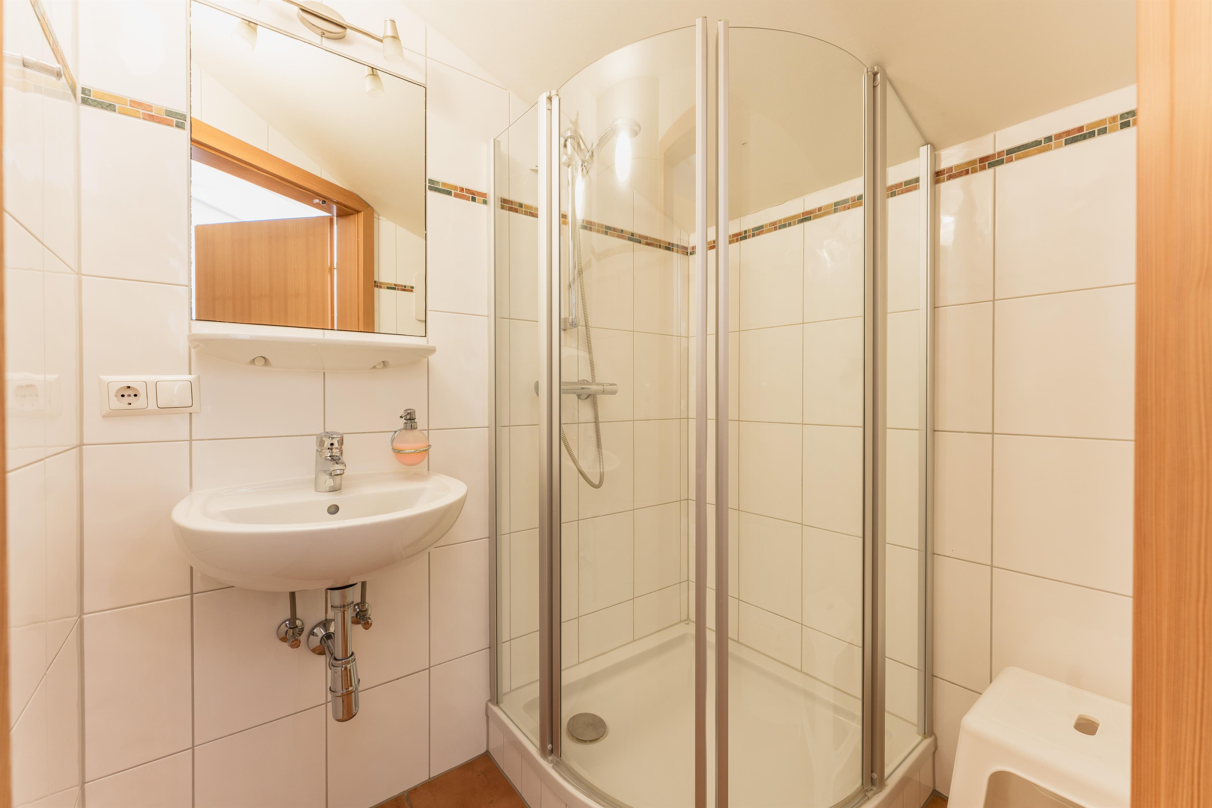 Stögergut Stadl| Farm stay with morning sun, Dachstein views & country charm — apartment at Schladming Appartements Maria Gruber GmbH, Schladming — photo 4 of 10