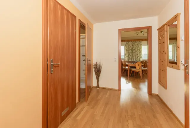 Stögergut Stadl| Farm stay with morning sun, Dachstein views & country charm — apartment at Schladming Appartements Maria Gruber GmbH, Schladming — photo 8 of 10