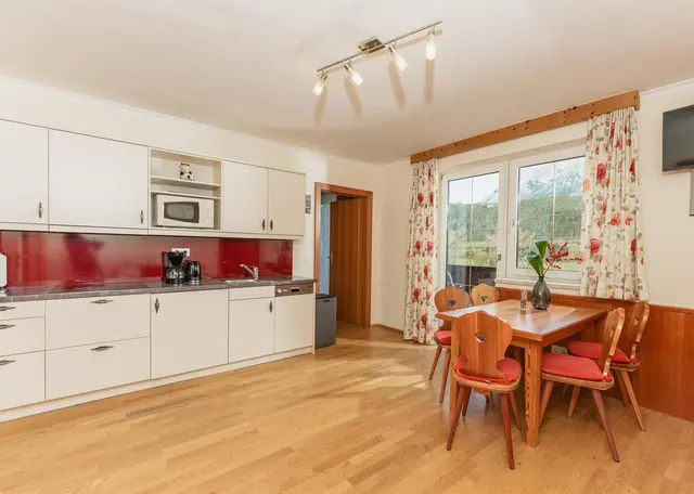 Stögergut Viehweide | Farm stay with balcony & morning sun, Dachstein views & country charm — apartment at Schladming Appartements Maria Gruber GmbH, Schladming — photo 2 of 10