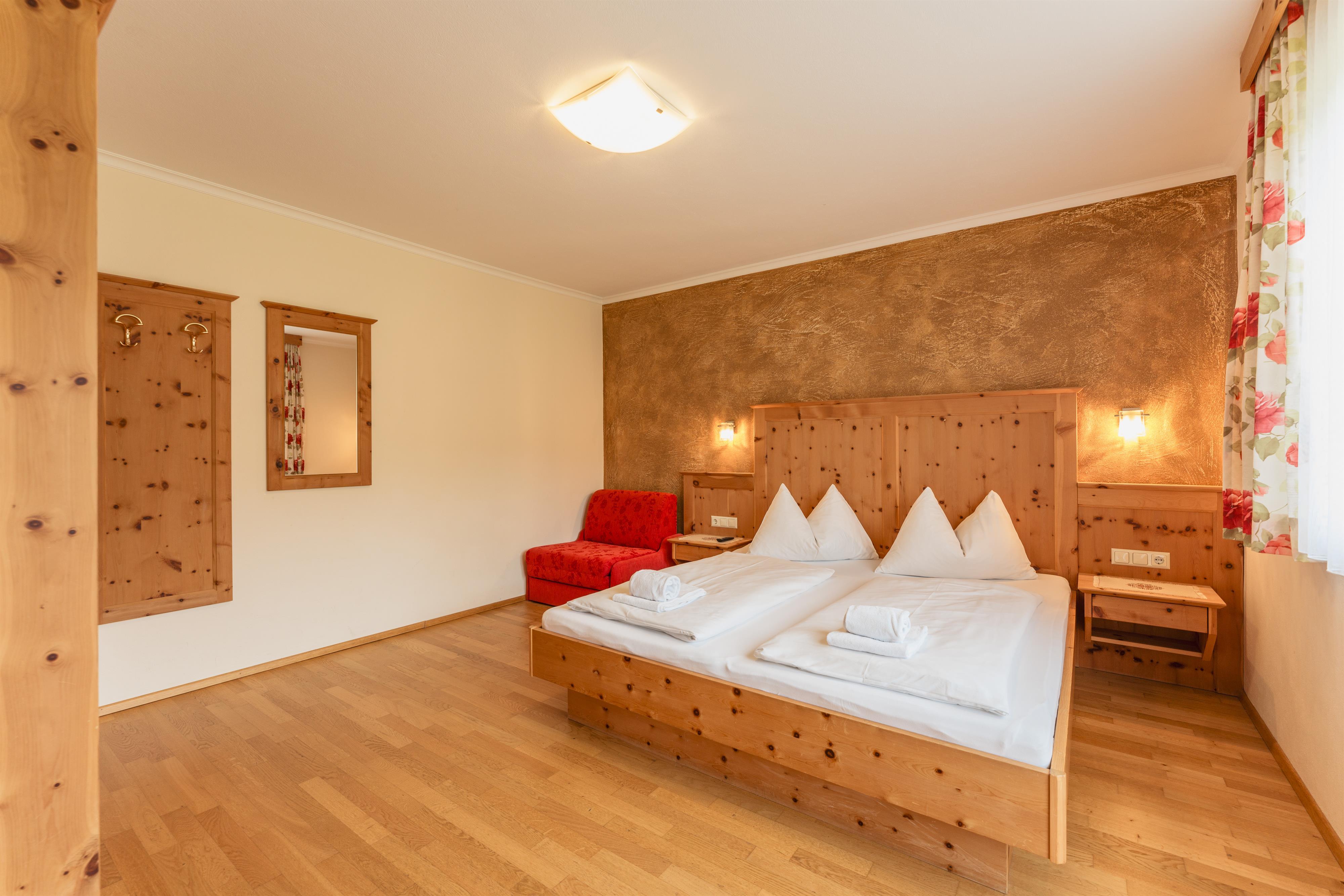Stögergut Viehweide | Farm stay with balcony & morning sun, Dachstein views & country charm — apartment at Schladming Appartements Maria Gruber GmbH, Schladming — photo 3 of 10