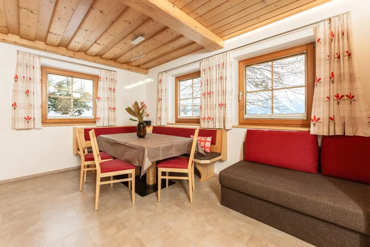 Stubeck | Alpine Base mit rustikalem Charme direkt an Piste & Wander & Bikerouten – Schladming Appartements Maria Gruber GmbH